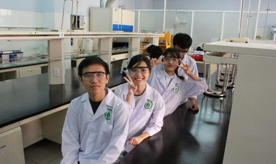 Bằng đại học công nghệ sinh học làm phòng thí nghiệm được không? Giải đáp chi tiết từ A-Z