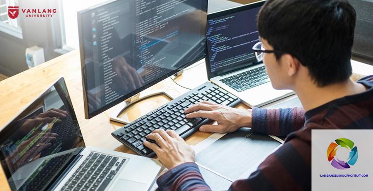 Bằng đại học kỹ thuật phần mềm làm full stack được không? Giải đáp chi tiết từ A-Z