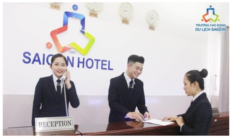 Bằng đại học quản trị khách sạn có dễ xin việc không? Cơ hội việc làm thực tế cho sinh viên ngành Quản trị khách sạn