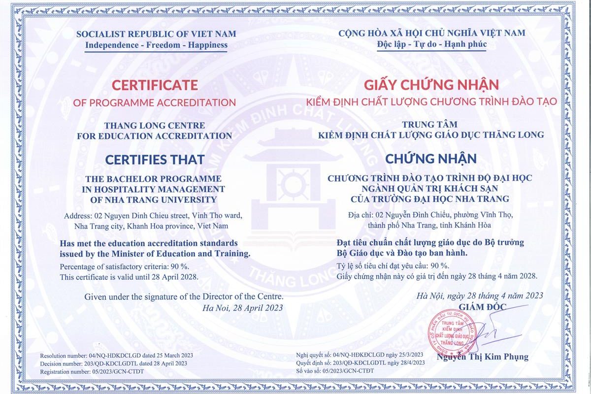 bằng đại học quản trị khách sạn làm nước ngoài được không