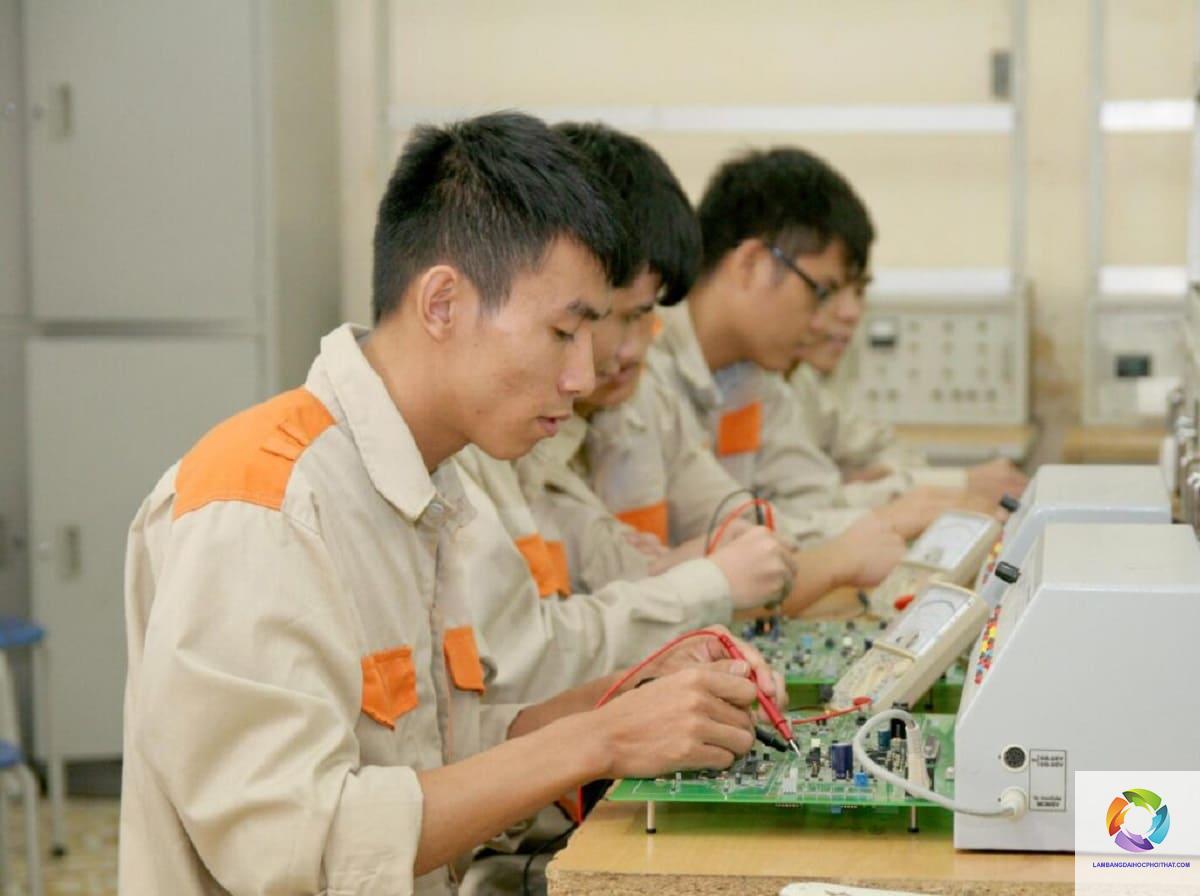 bằng cao đẳng điện điện tử làm kỹ thuật viên được không - Image 5